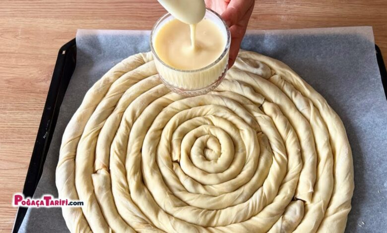 Patlıcanlı El Açması Börek Tarifi